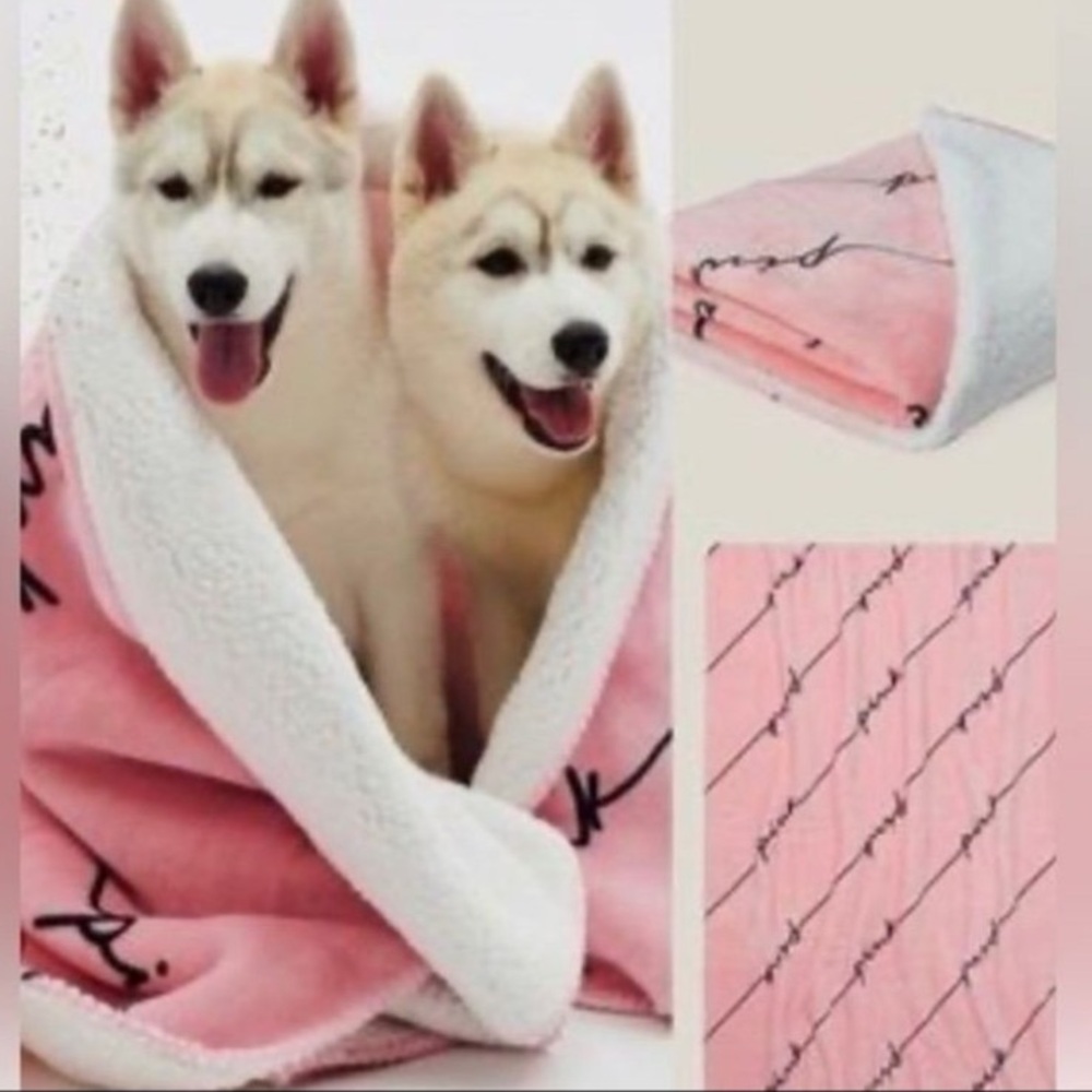 NWT VS PINK SCRIPT SHERPA BLANKET
